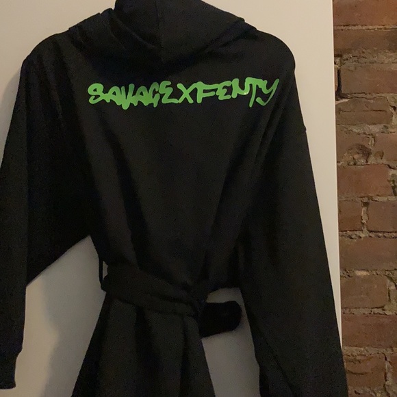 FOREVER SAVAGE FENTY BLACK NEON SHORT ROBE M-L - Picture 8 of 8